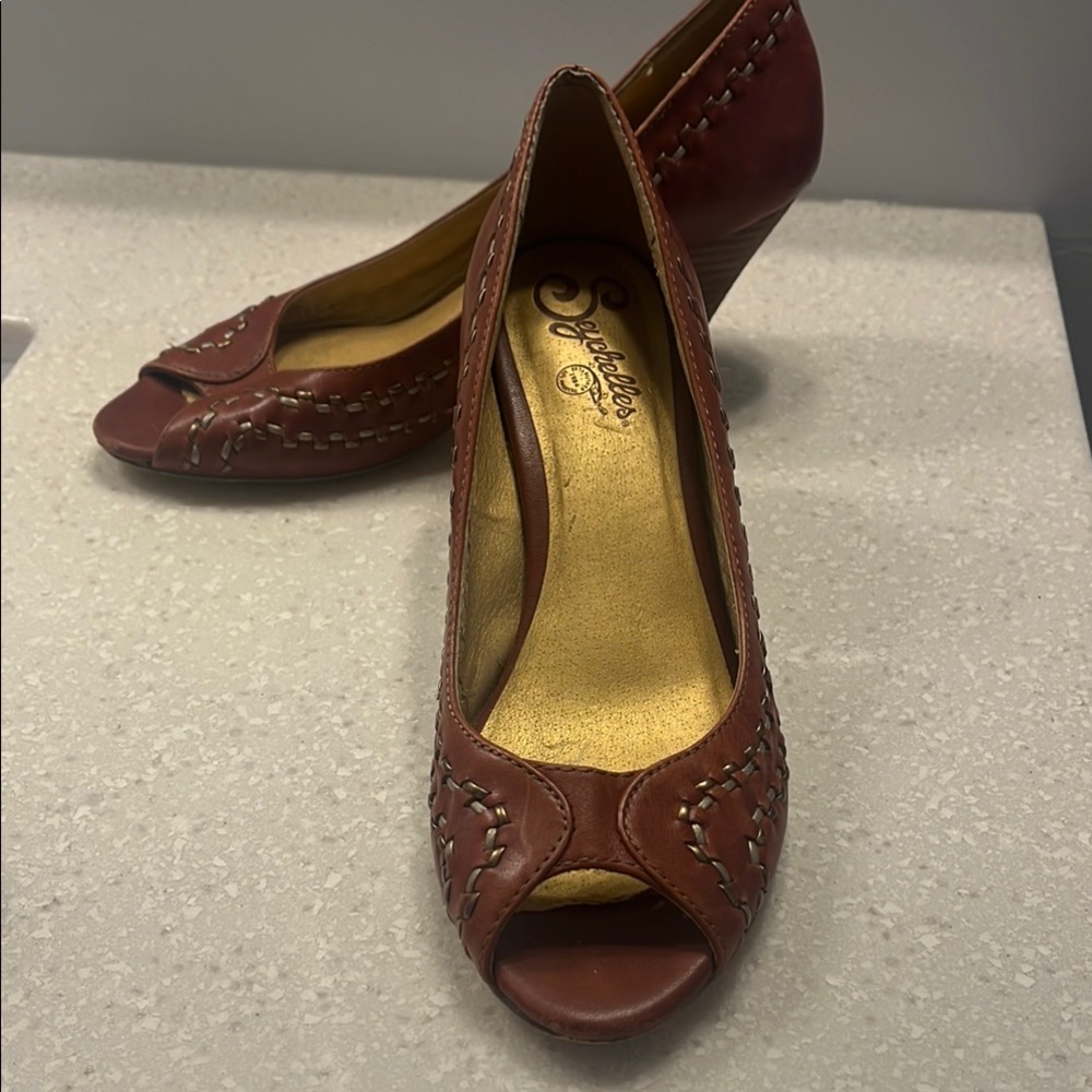 Seychelles Brown Peep-Toe Heels with Intricate Cutout Design